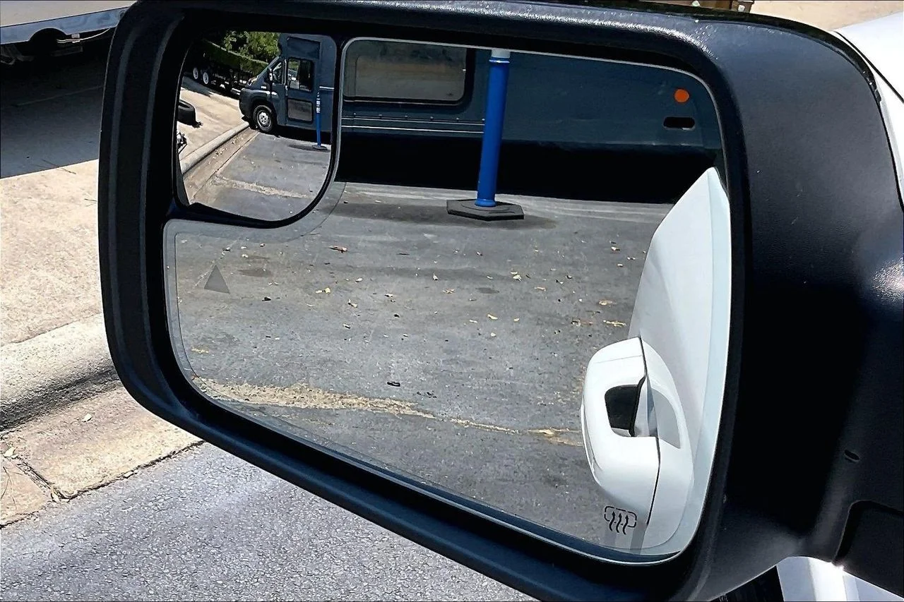 Used 2025 White Ram Laramie image 30