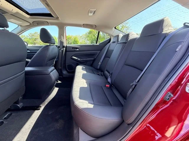 Used 2021 Scarlet Nissan 2.5 SR image 23