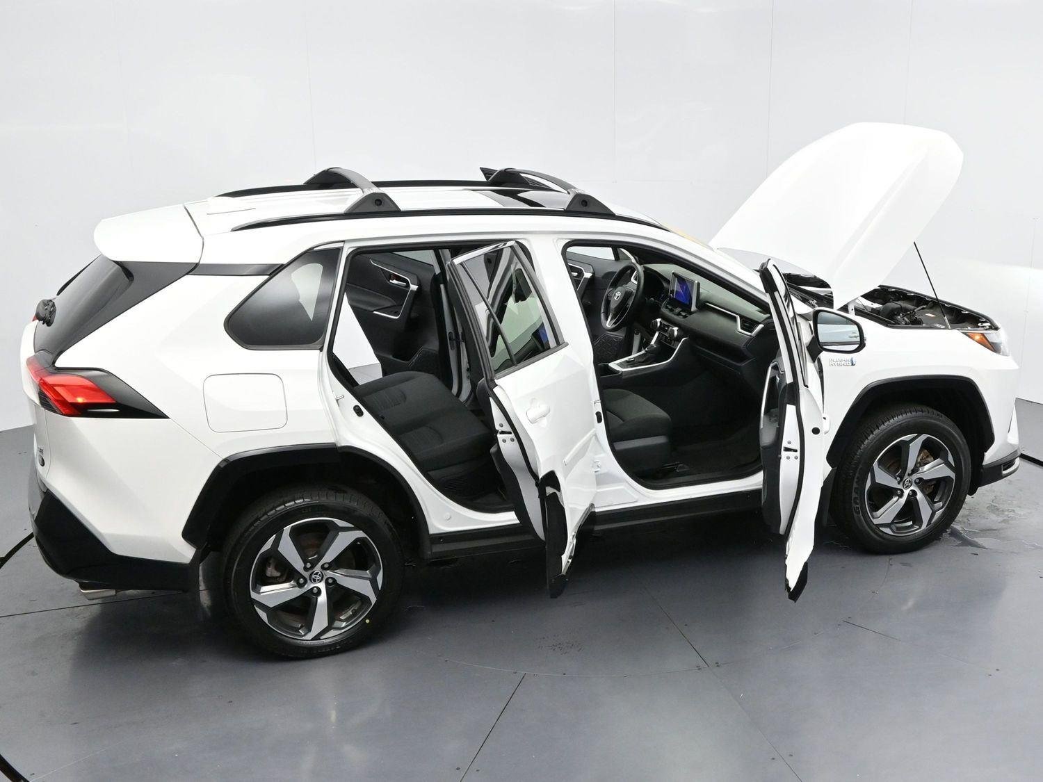 Used 2024 Ice Cap Toyota SE image 40