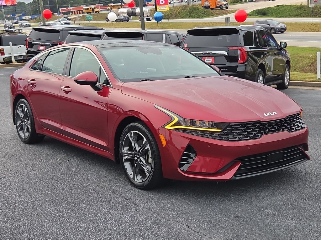 Used 2022 Passion Red Kia EX image 3