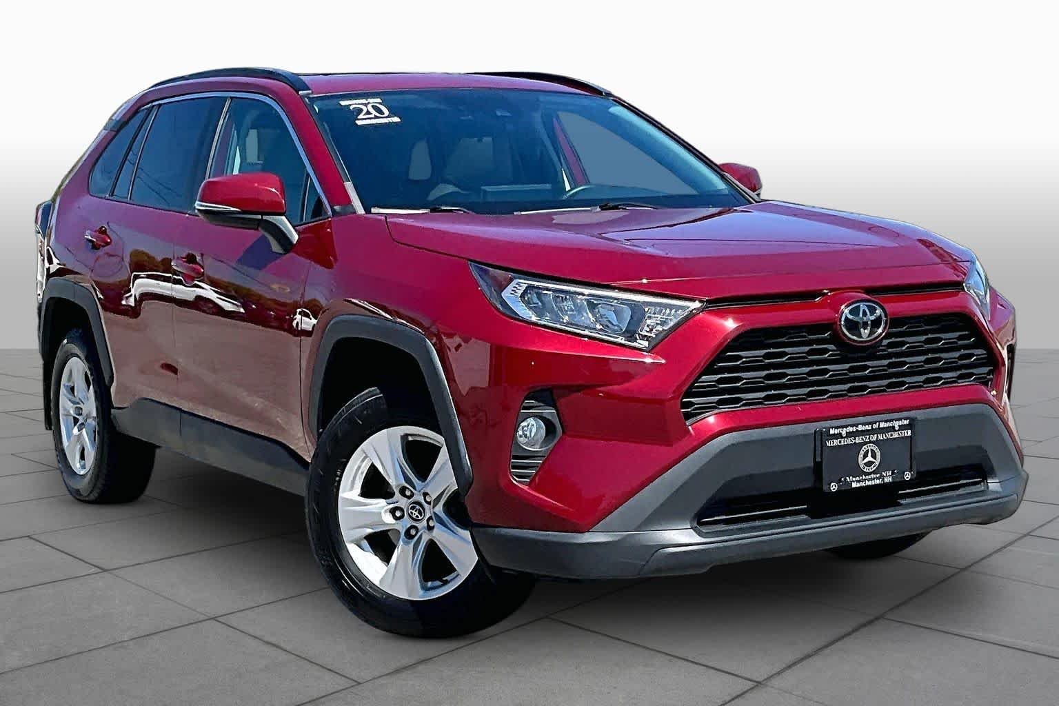Used 2020 Ruby Flare Pearl Toyota XLE image 3