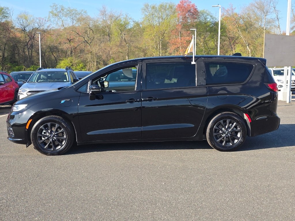 Certified Used 2024 Black Chrysler Select image 12