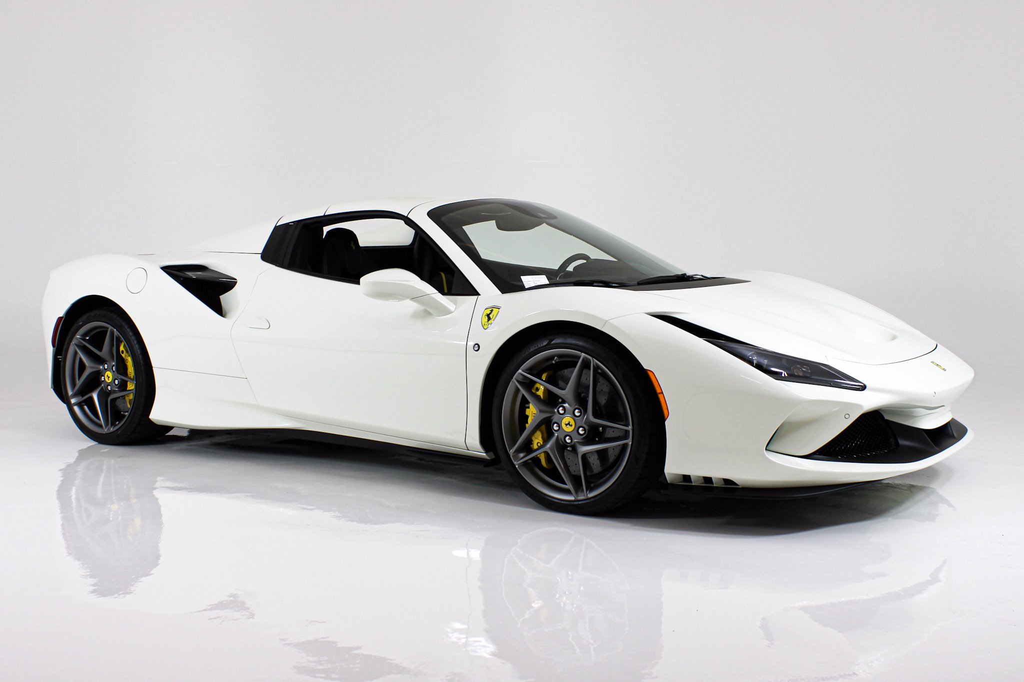 Used 2022 White Ferrari  image 19