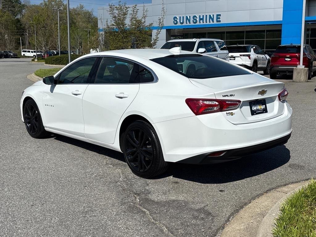 Used 2024 Summit White Chevrolet 2LT image 3