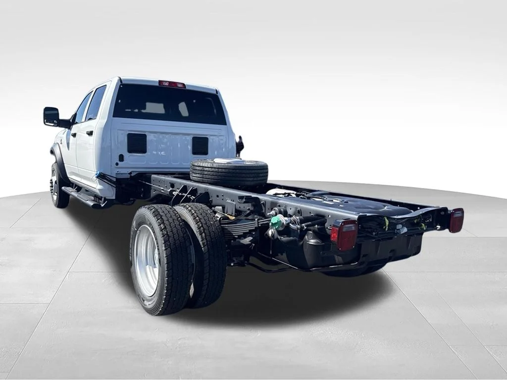 New 2026 Bright White Clear-Coat Exterior Paint RAM TRADESMAN image 5