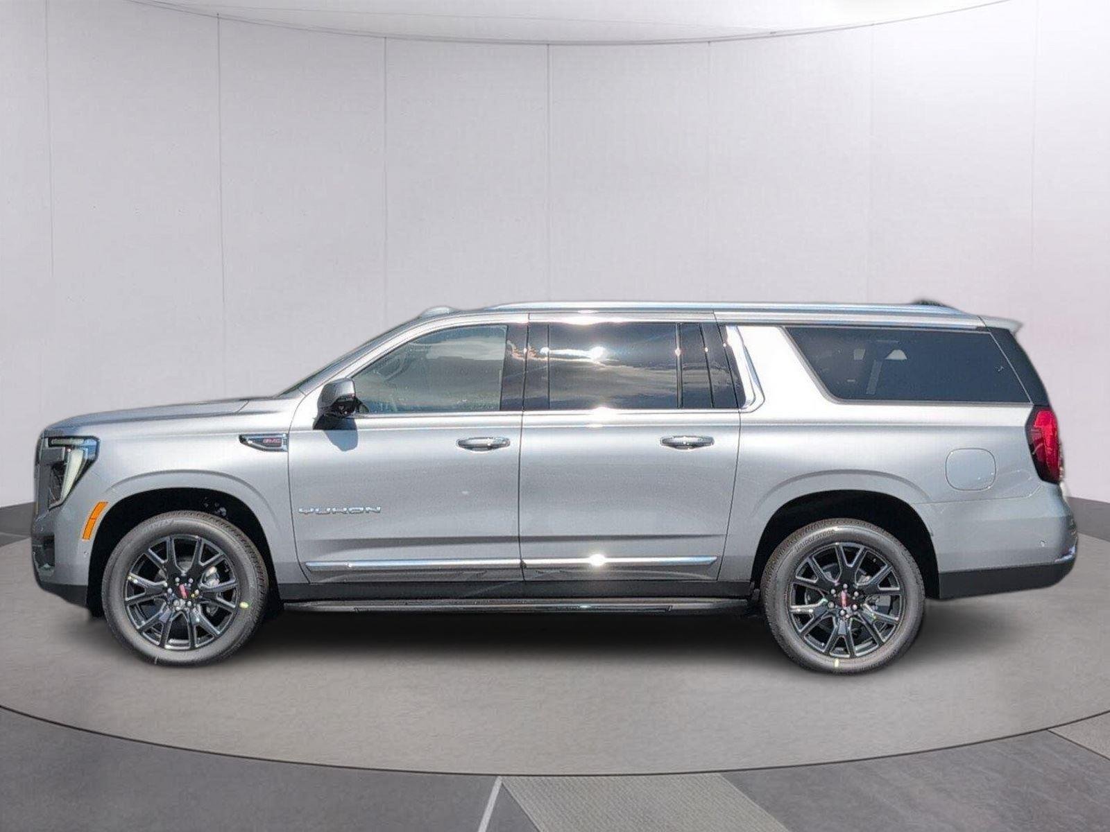New 2026 Sterling Metallic GMC Elevation image 2
