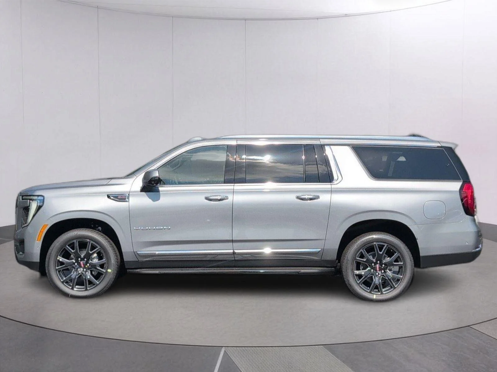 New 2026 Sterling Metallic GMC Elevation image 2