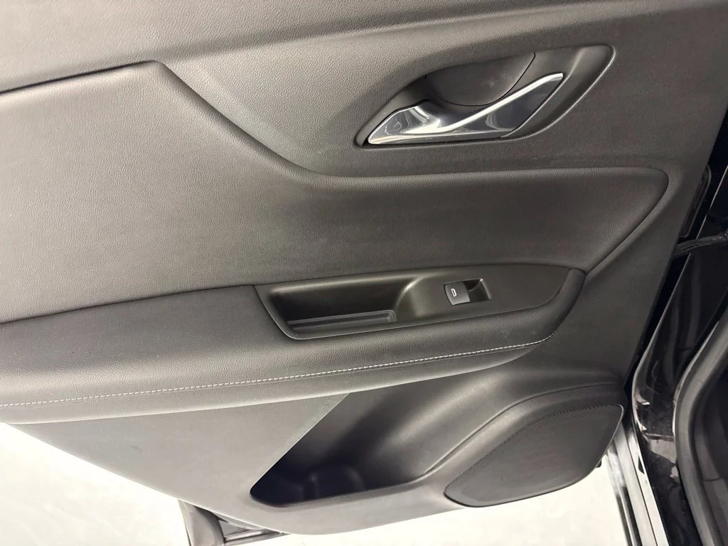 Used 2025 Black Chevrolet LT image 21