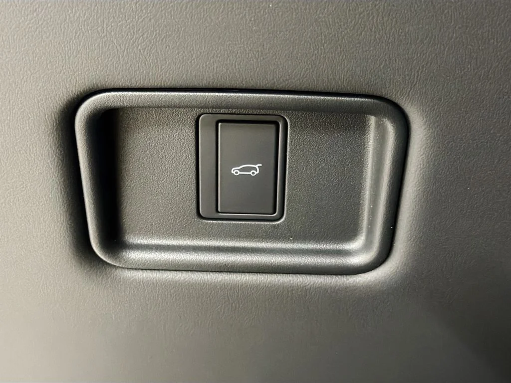 New 2026 Carpathian Gray Premium Metallic Land Rover SE image 11