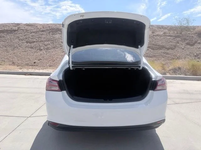 Used 2022 White Chevrolet LT image 28