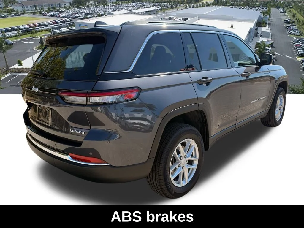 New 2026 Baltic Gray Metallic Clear-Coat Exterior Paint Jeep Laredo image 6