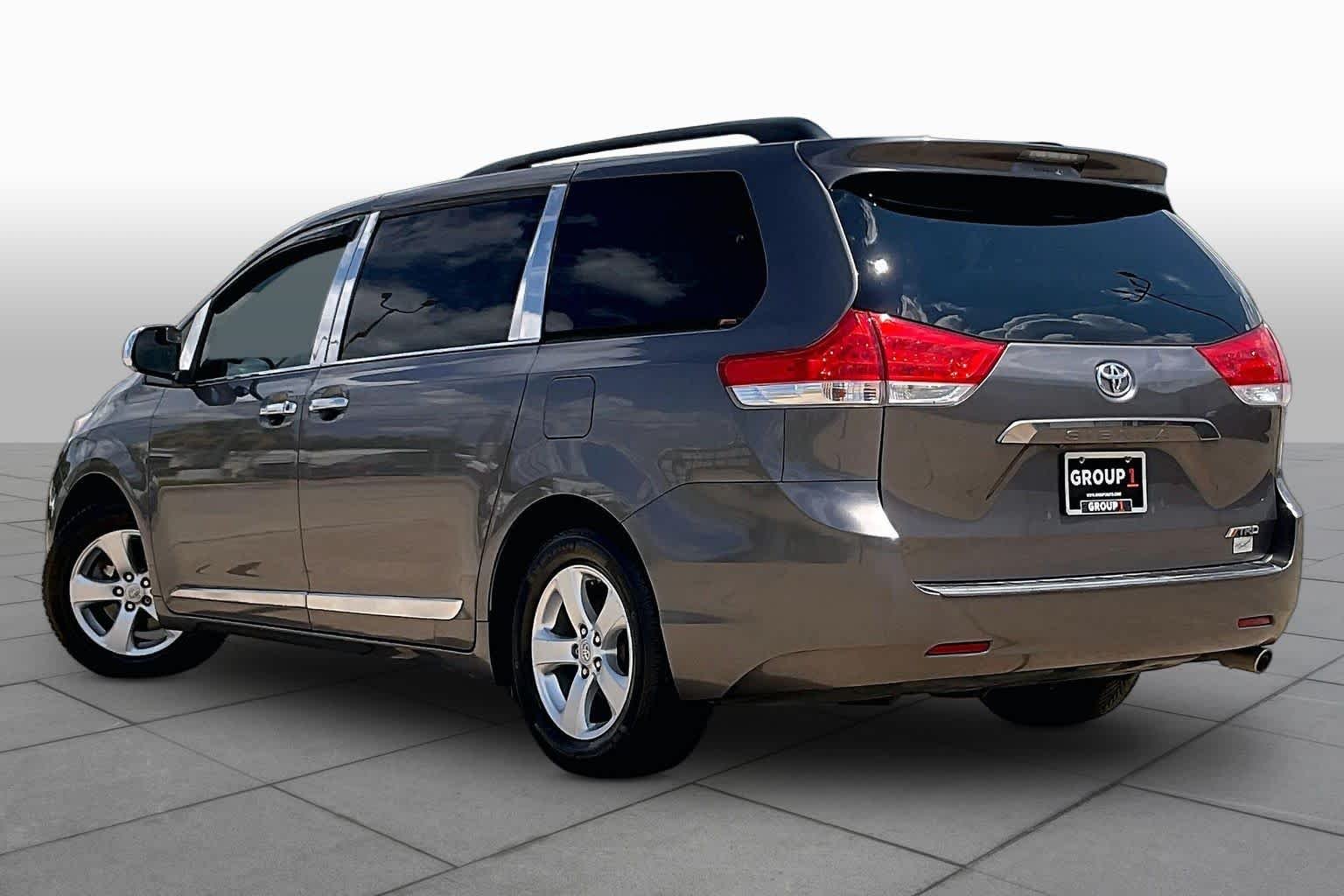 Used 2013 Predawn Gray Mica Toyota LE image 12