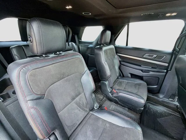 Used 2018 Gray Ford XLT image 30