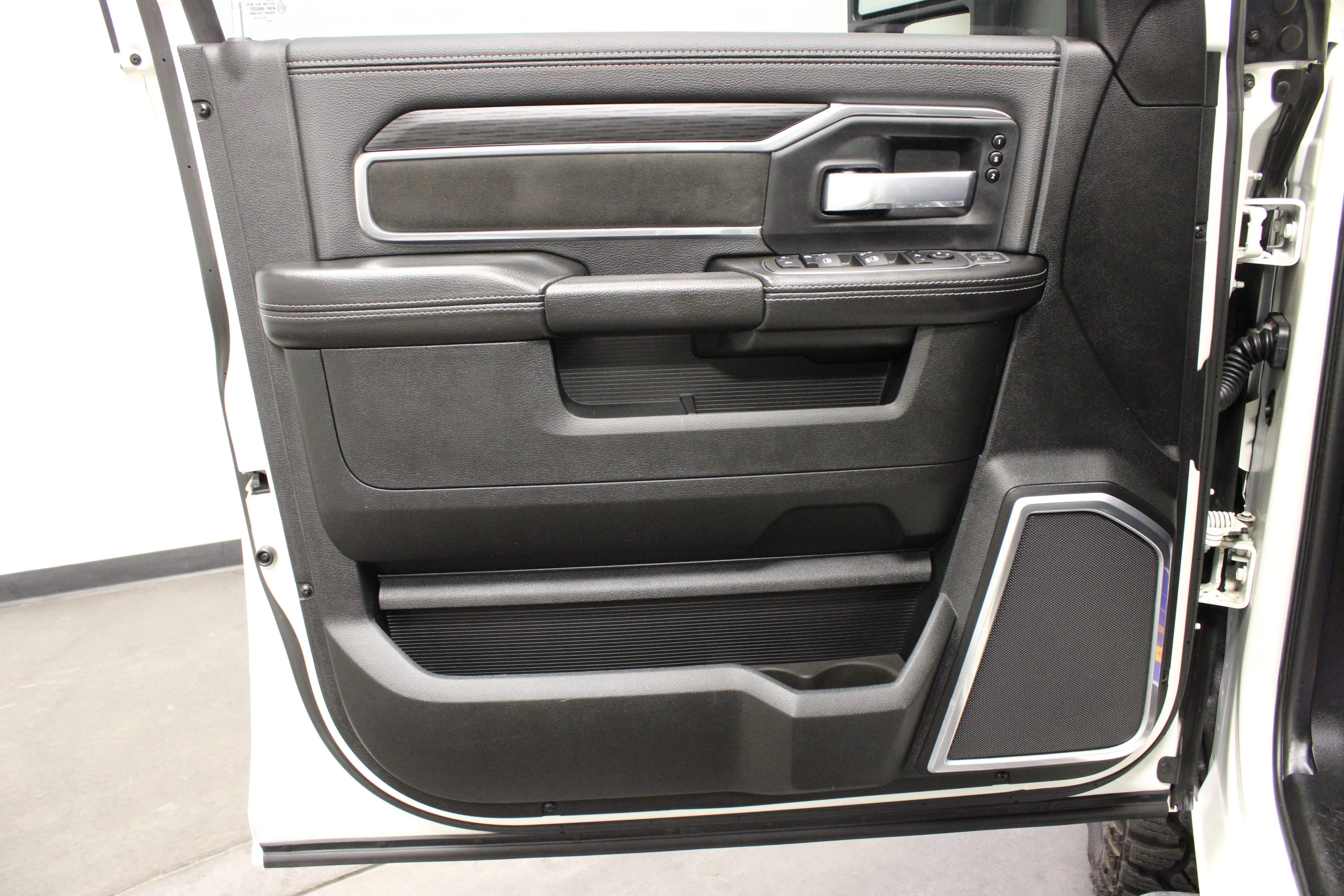 Used 2024 Pearl White Ram Laramie image 22