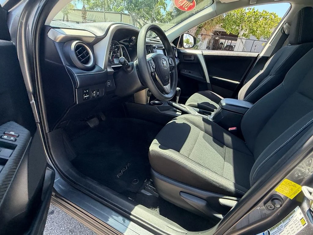 Used 2013 Gray Toyota XLE image 11