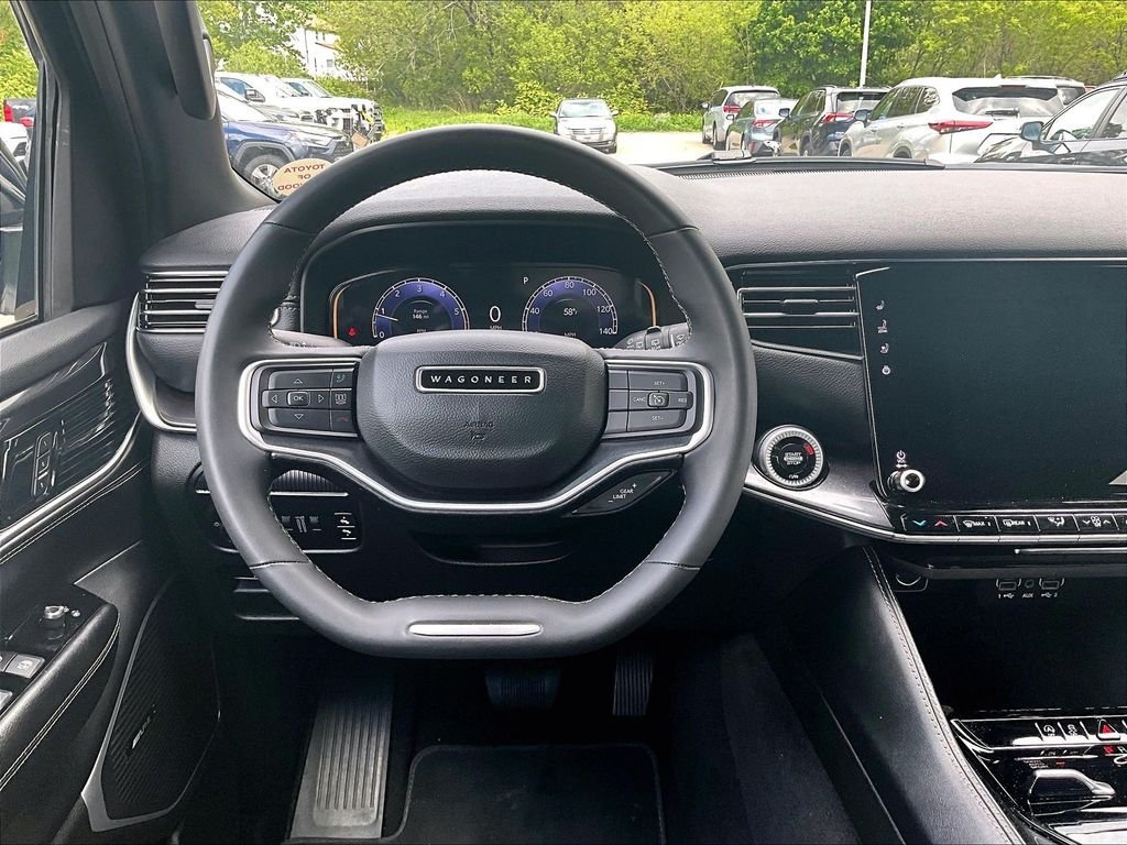 Used 2024 Gray Jeep Base image 18