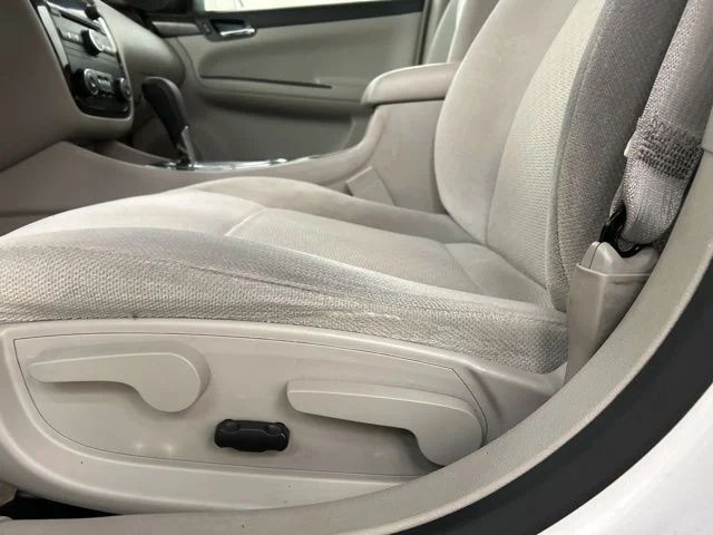 Used 2015 White Chevrolet LT image 5