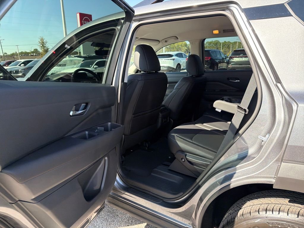 New 2026 Nissan Pathfinder SL 4D Sport Utility