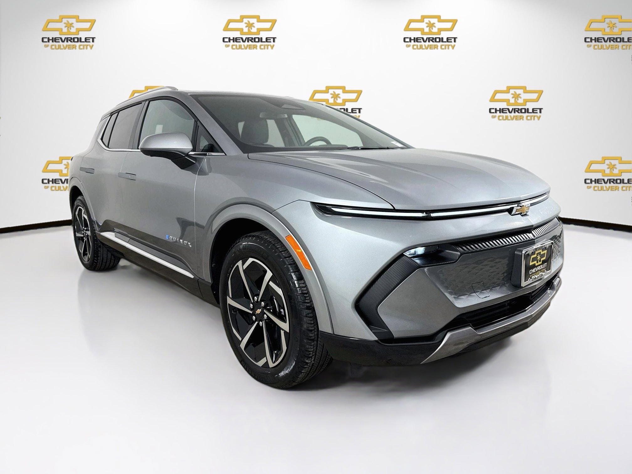 2025 Chevrolet Equinox EV 2LT FWD's photo