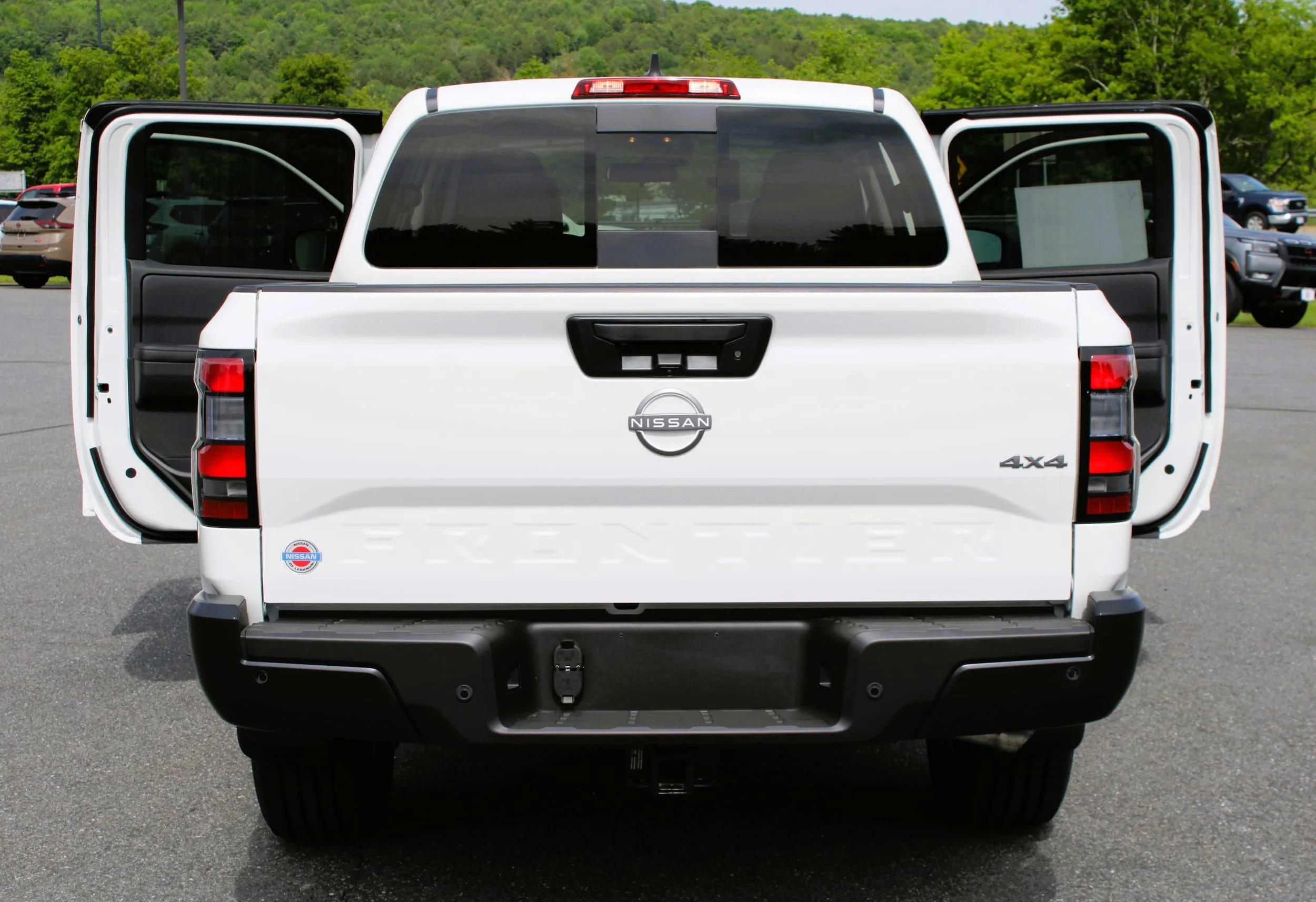 New 2026 Glacier White Nissan Crew Cab S image 17