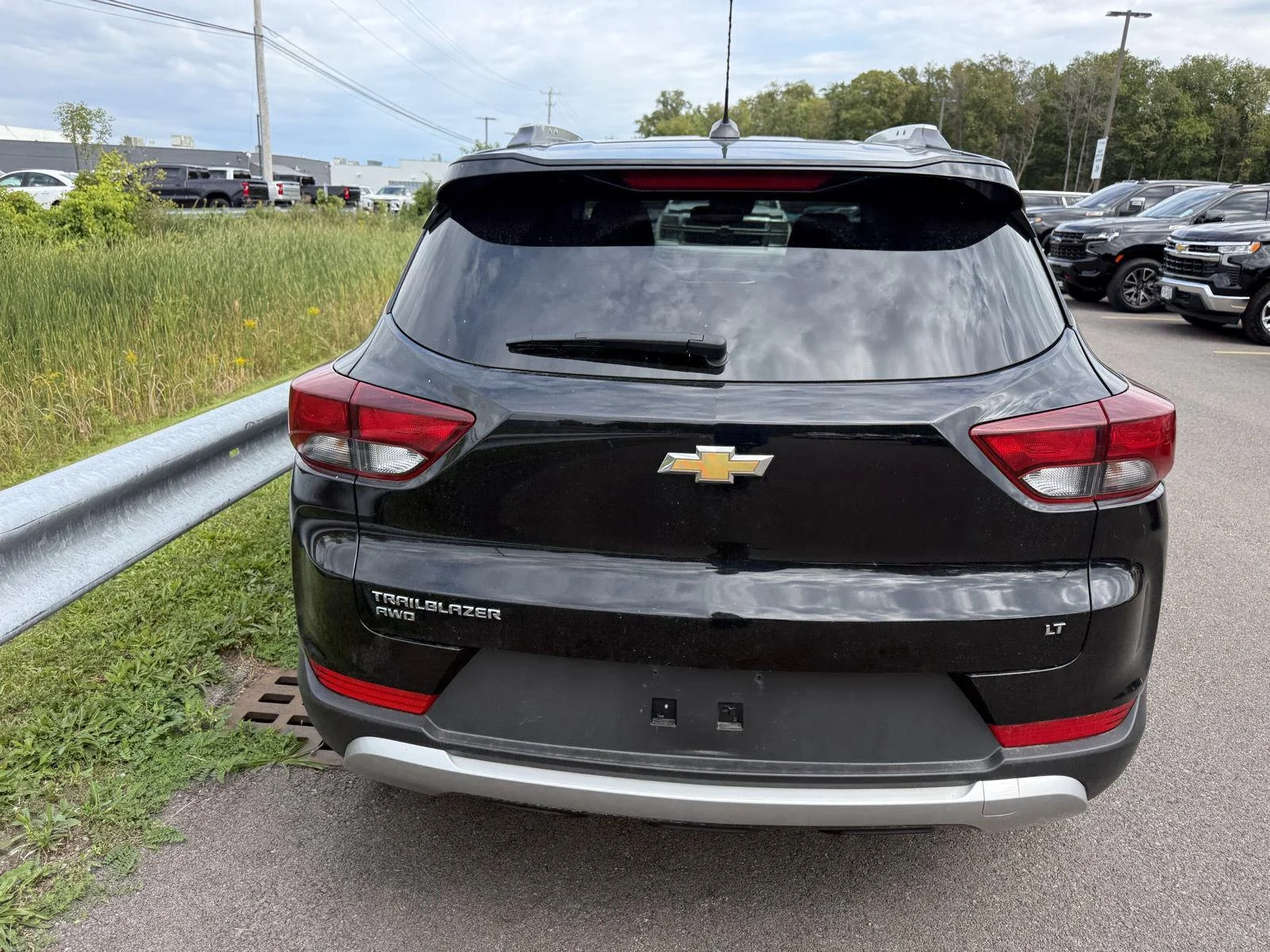 Used 2023 MOSAIC BLACK METALLIC Chevrolet LT image 5