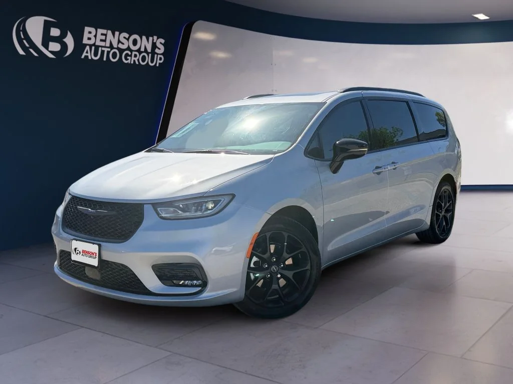 New 2026 Silver Chrysler Limited image 1