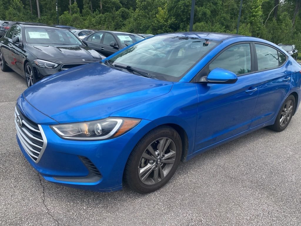 Used 2017 Electric Blue Hyundai SE image 2