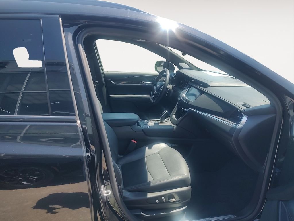 Used 2020 Black Cadillac Sport image 15