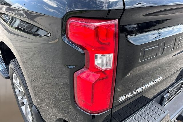 Used 2023 Black Chevrolet High Country image 28