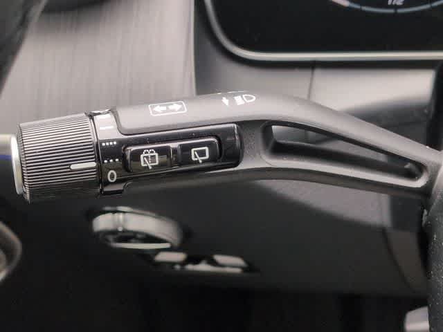 New 2026 Polar White Mercedes-Benz GLC 300 image 25