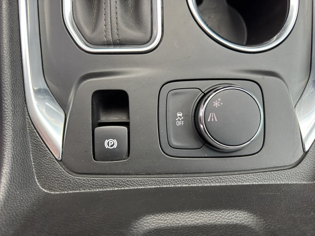 Used 2019 CAJUN RED TINTCOAT Chevrolet RS image 14
