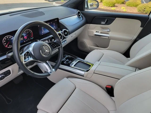 Used 2025 White Mercedes-Benz GLA 250 image 25
