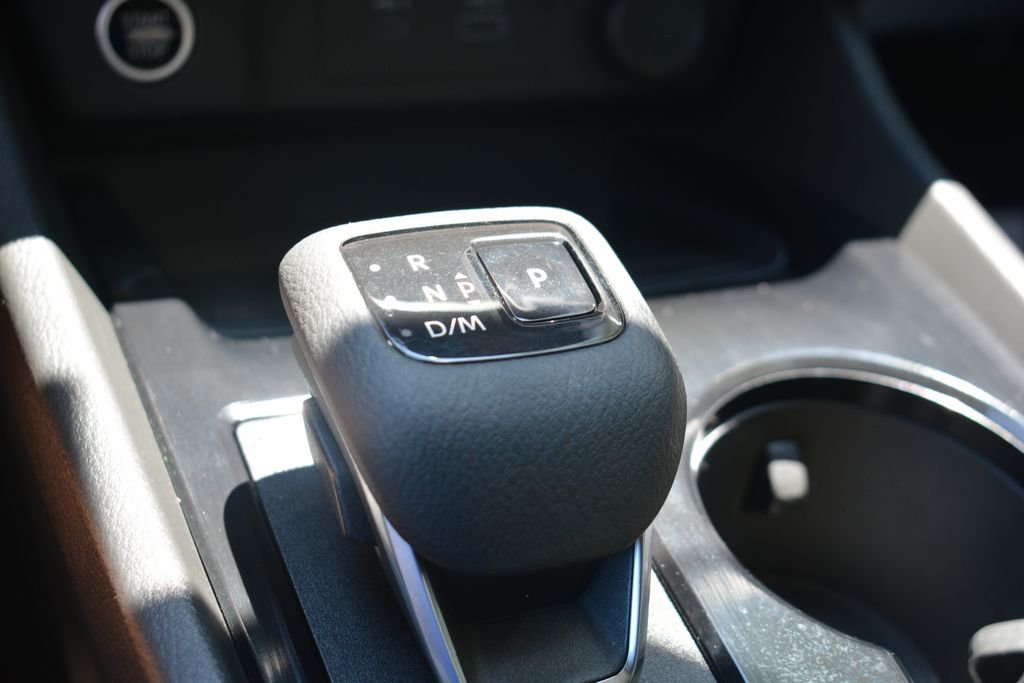 Used 2023 Blue Nissan S image 17