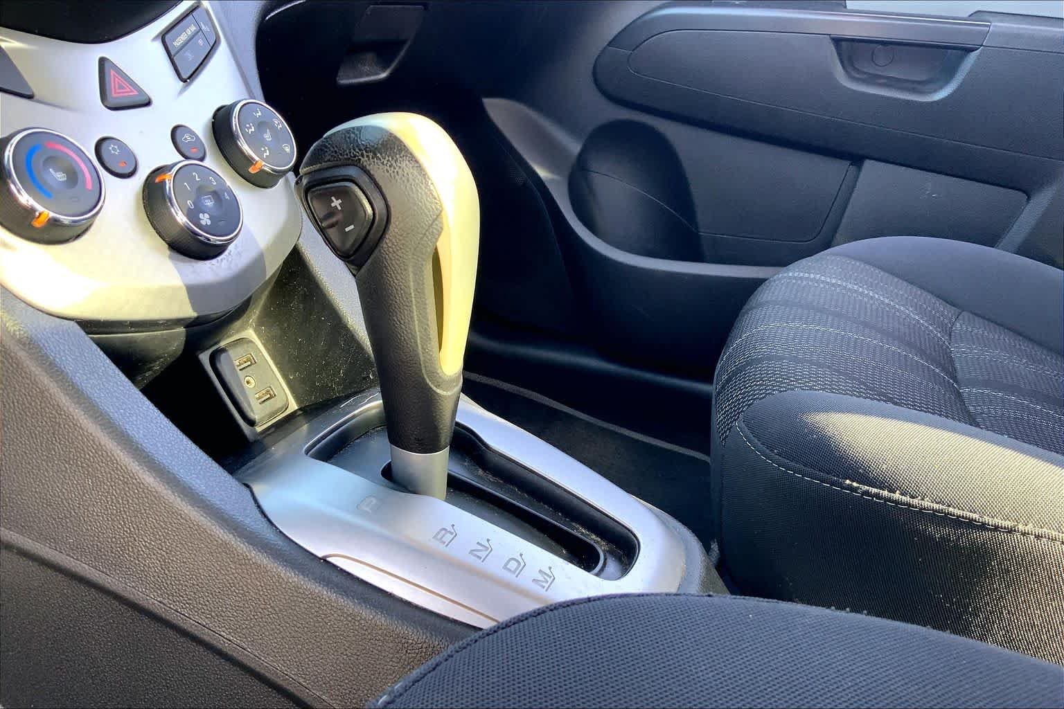 Used 2018 Arctic Blue Metallic Chevrolet LT image 17