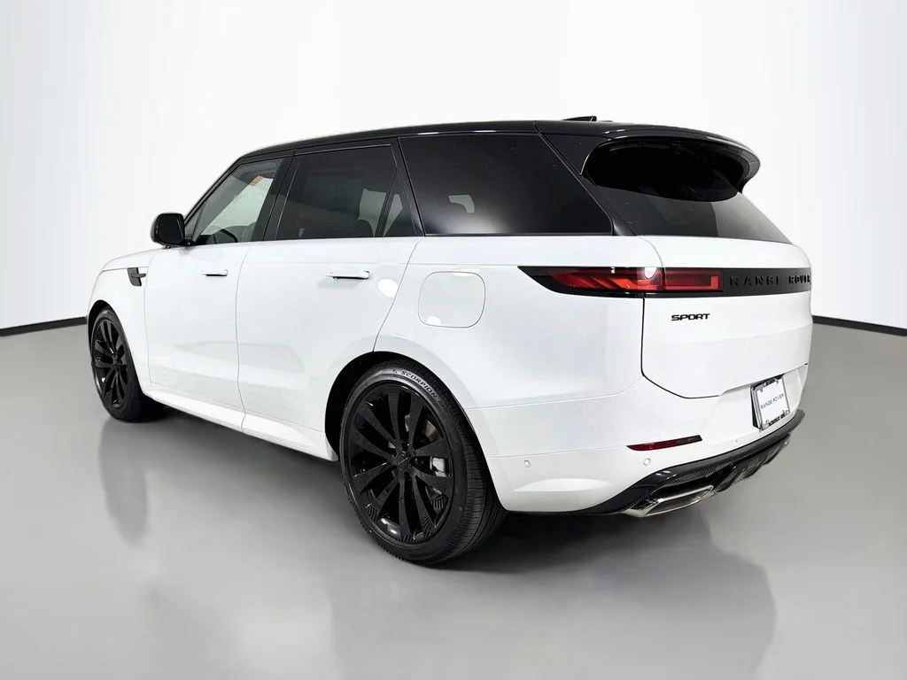 New 2026 Fuji White Land Rover Dynamic SE image 7