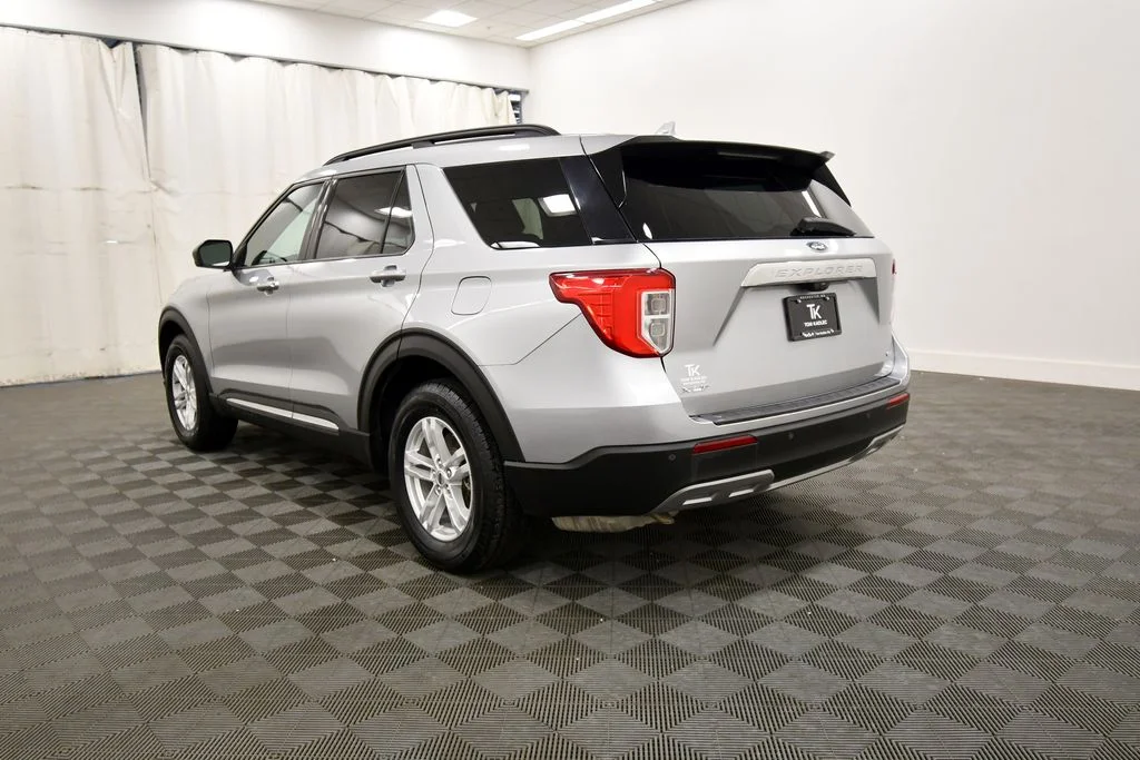 Used 2020 Silver Ford XLT image 5