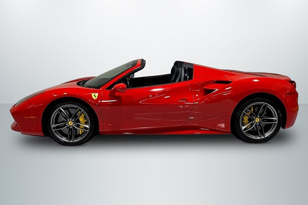 Used 2018  Ferrari  image 8