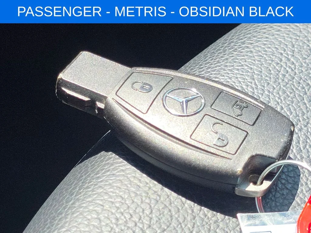 Used 2023  Mercedes-Benz Passenger image 29