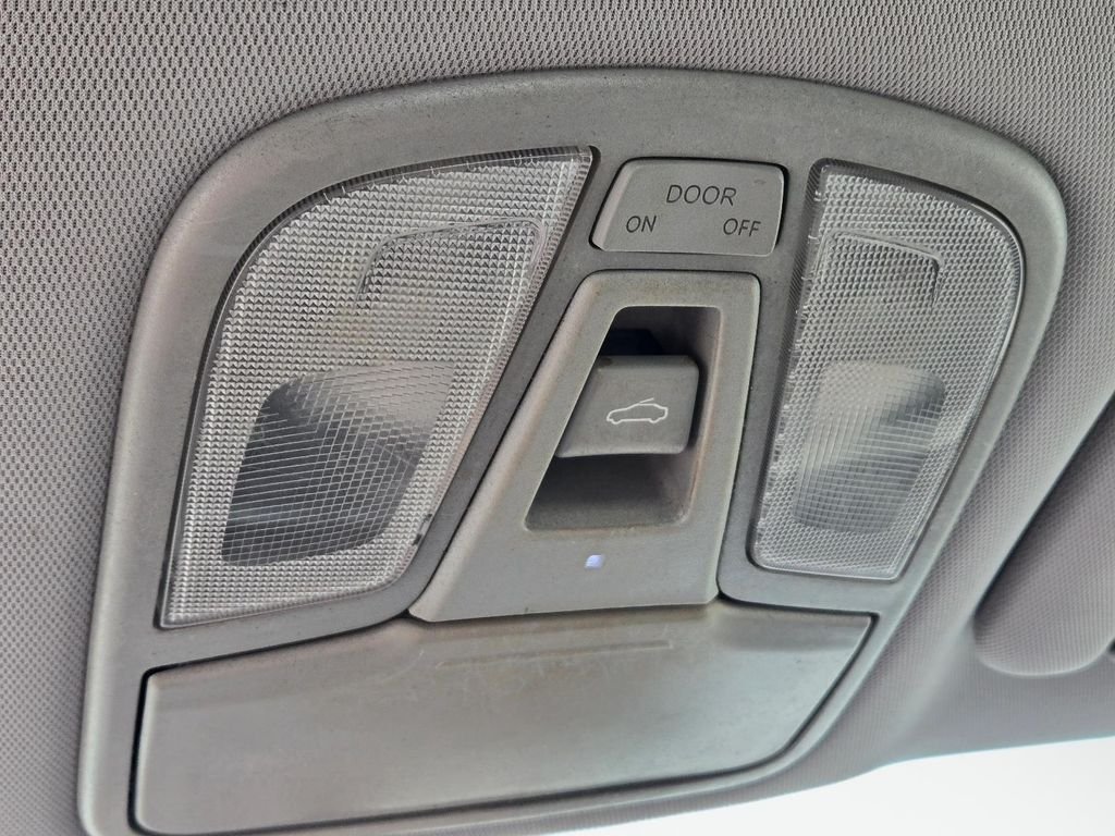Used 2012 Silver Kia EX image 30