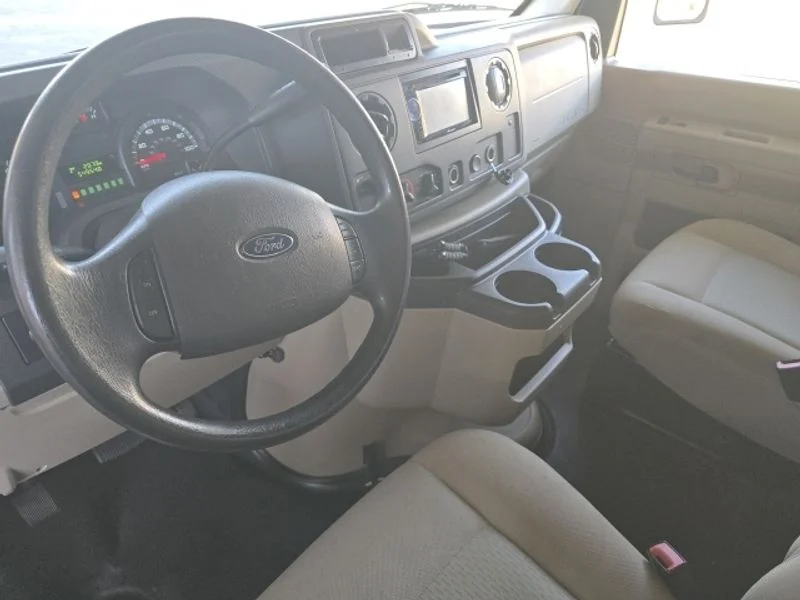 Used 2014 Oxford White Ford Base image 5