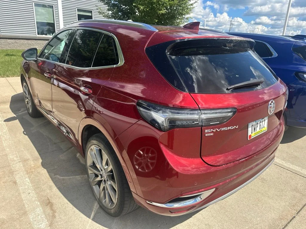 Used 2022 Red Buick Avenir image 4