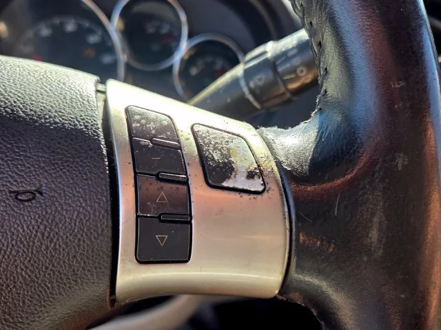 Used 2006 White Pontiac GT image 27