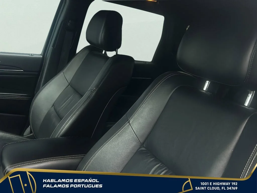 Used 2015  Jeep Limited image 13
