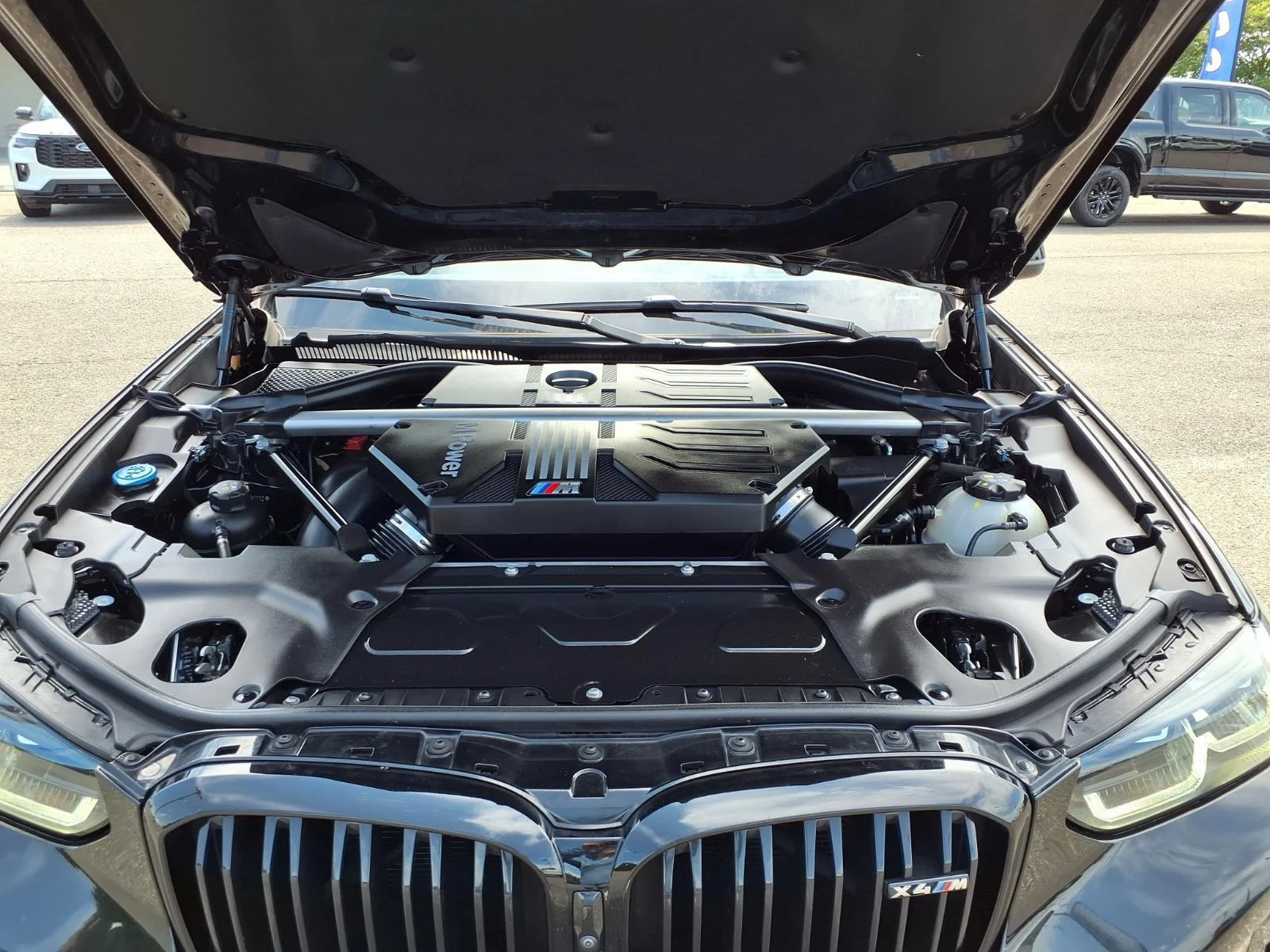 Used 2024 Black Sapphire Metallic BMW  image 32