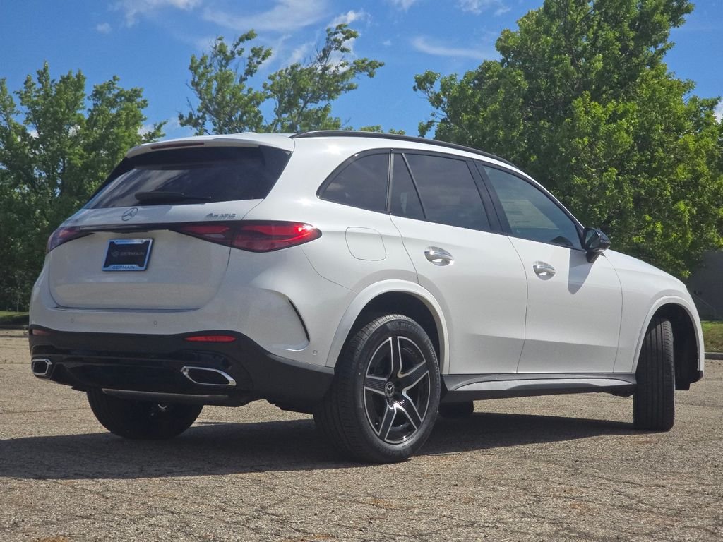 New 2026 MANUFAKTUR Moonlight White Metallic Mercedes-Benz GLC 300 image 17
