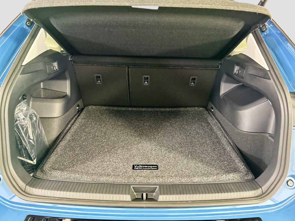 New 2026 Blue Volkswagen SE image 26