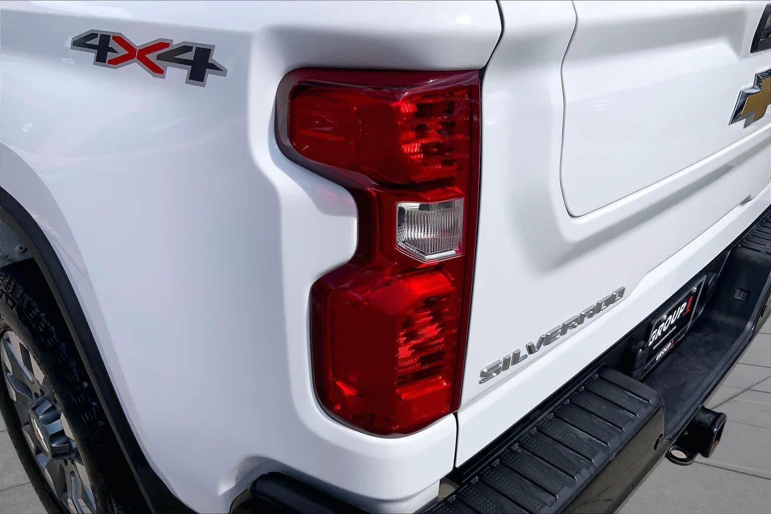 Used 2024 Summit White Chevrolet Custom image 28
