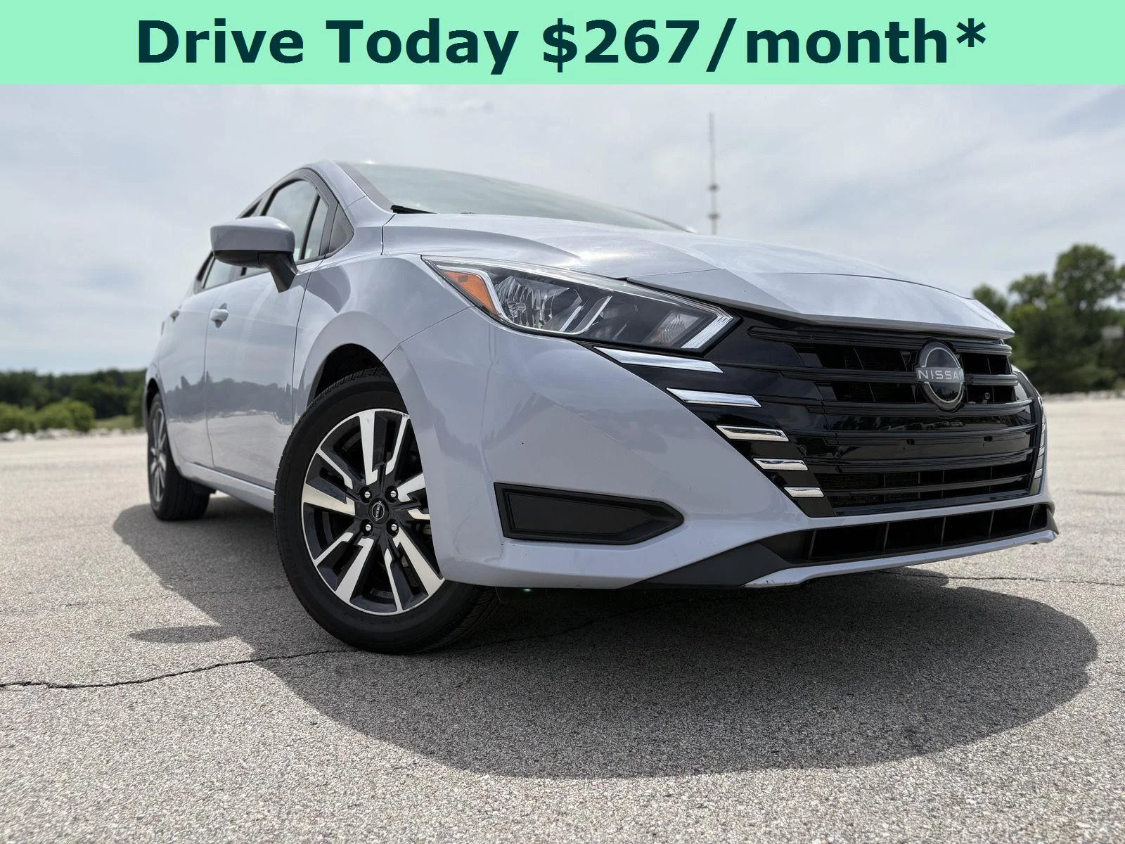 Used 2023 Gray Sky Pearl Nissan SV image 2