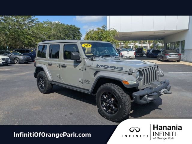 Used 2019 Gray Jeep Unlimited Sahara image 1