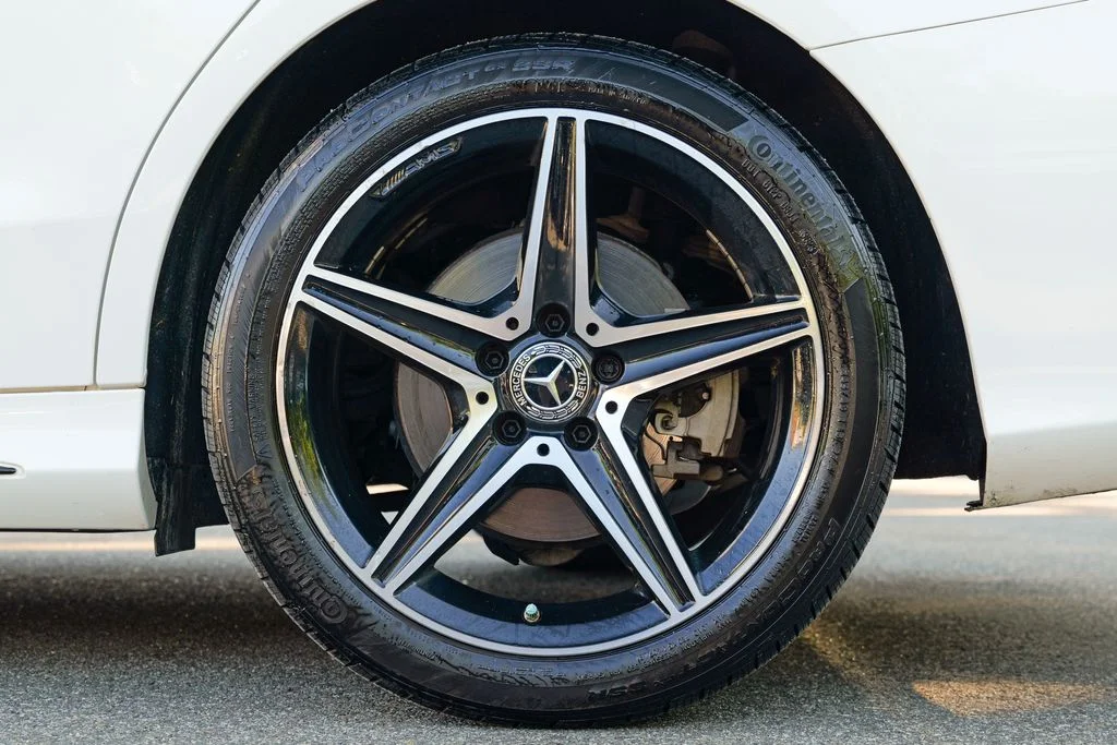 Used 2018 Polar White Mercedes-Benz C 300 image 14